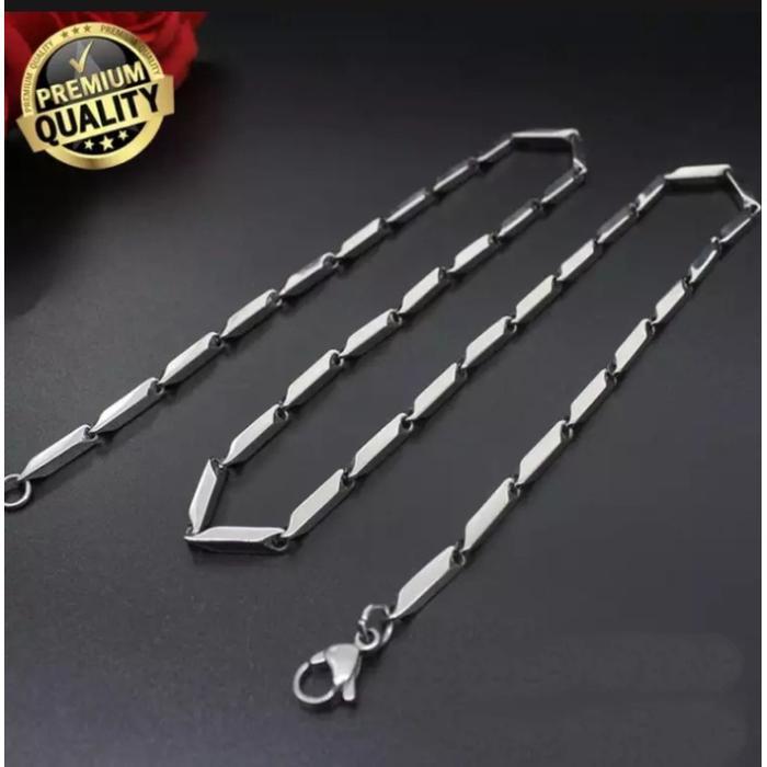 kalung titanium pria motif padi Emas Elegan Kulit Putih