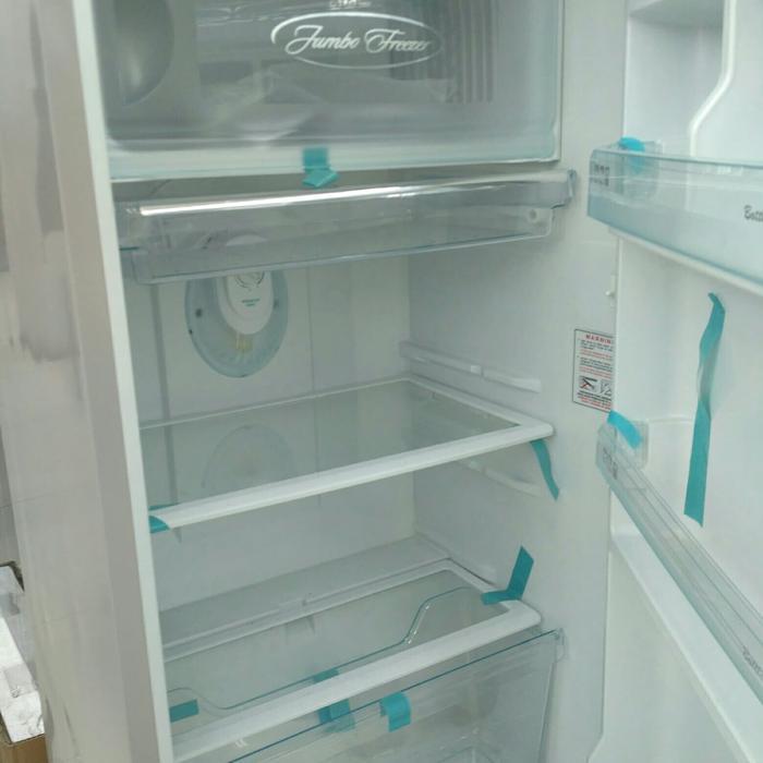 Tutup Freezer Kulkas Polytron Pr16