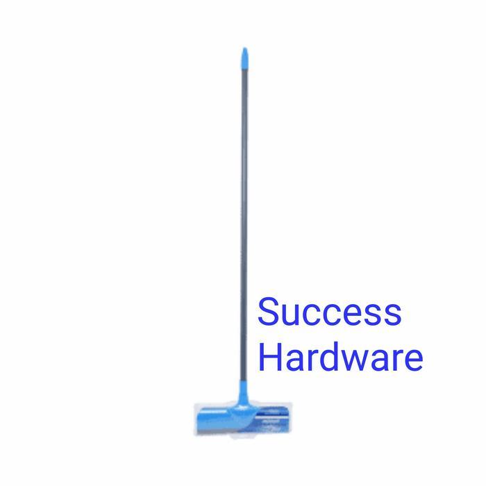 PROCLEAN SAPU SEROKAN AIR FLOOR SCRAPPER WATER WIZARD BROOM BLUE