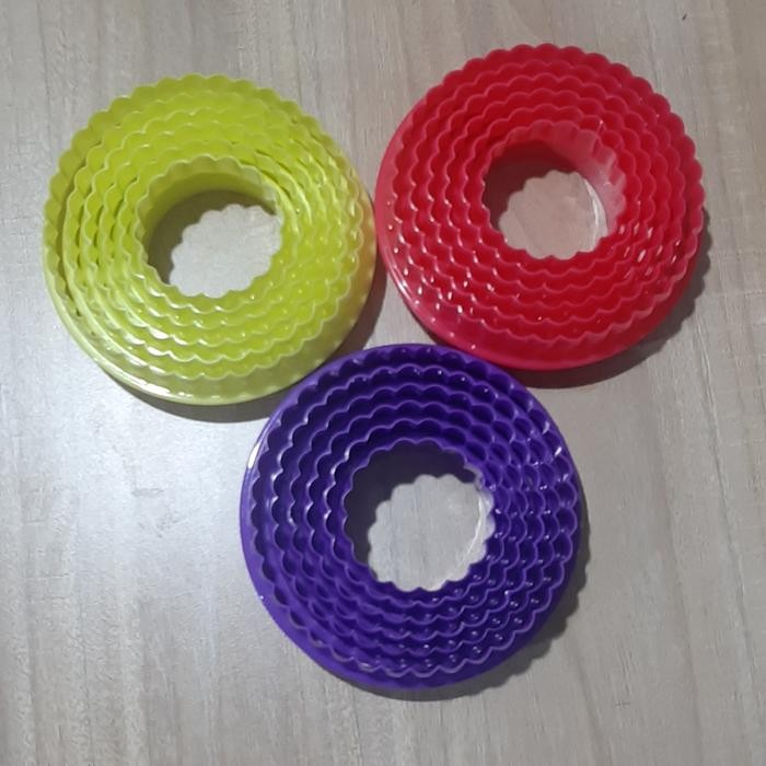 Cetakan Kue Bulat 2 Sisi Gerigi Rata Ring Cutter Set 6Pcs Plastik