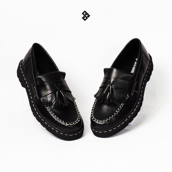Sepatu Pria Loafers Docmart Sepatu Slip On Pria Sepatu Hitam Cowok Sepatu Pria Slip On Loafers