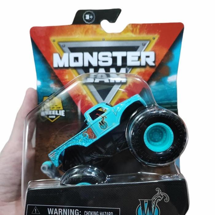 mMonster Jam Jump Wheelie Batman Superman