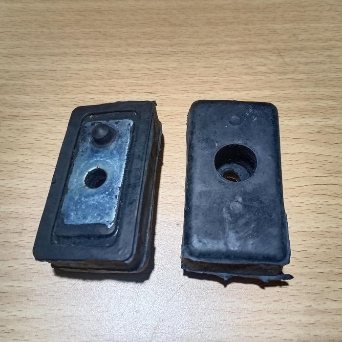 Karet Stoper Pintu Bak Belakang Granmax