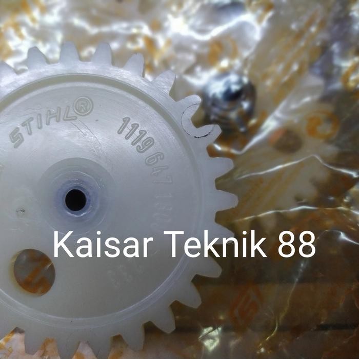 WORM GEAR STIHL MS 381/ GIGI POMPA OLI STIHL MS 381