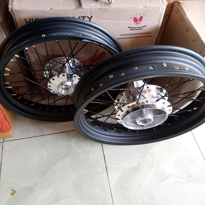 Langsung diproses velg Honda Tiger Revo tapak lebar 350/250x17 sepasang