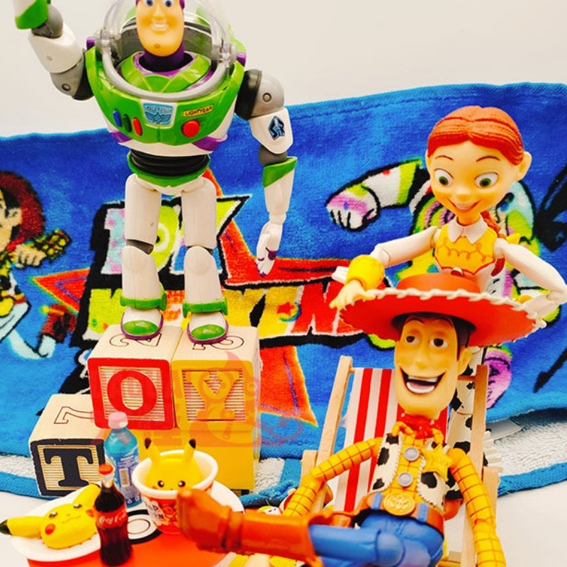 Original Disney Kaiyodo Revoltech Toy Story Buzz Lightyear Woody Jessie Action Figures Anime