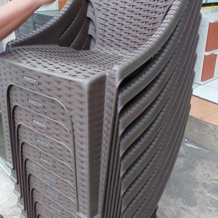 pvwo- Kursi Plastik Napolly Sandaran Tangan Anyam