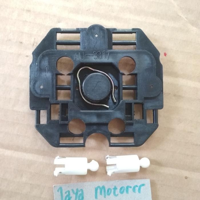 Breket Bracket Dalam Kaca Spion Toyota Avanza 2007-2011
