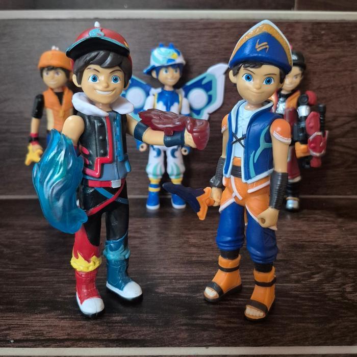 TERLARIS mainan boboiboy galaxy figure boboi boy monsta pajangan gentar beliung frostfire sopan