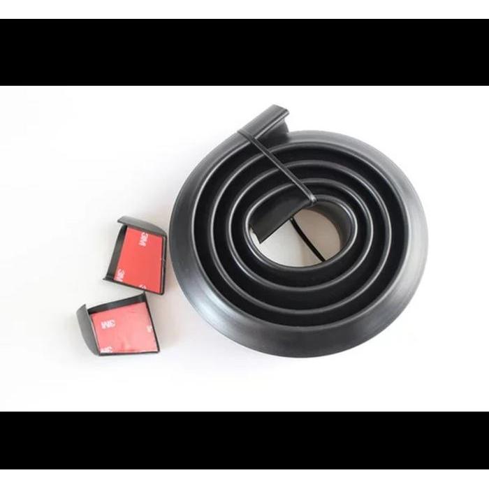 Ducktail Samurai Hitam