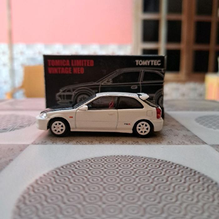 Tomica limited vintage neo hongkong edition honda civic type R