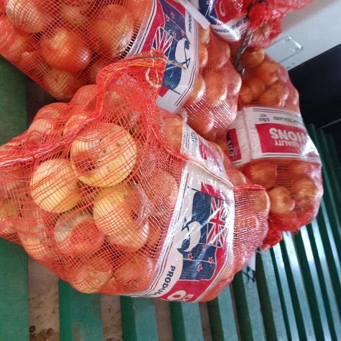 Radiateshop- Bawang Bombay 20Kg Karungan
