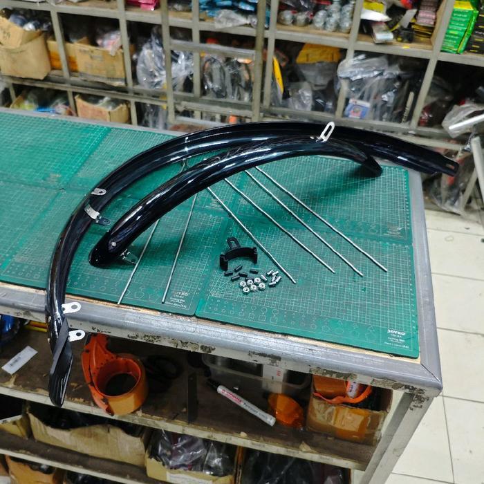 Diskon Fender Spakbor Sepeda 26 Chromoplastik Hitam Polos Glossy Solid Tiang Fender Sudah Stainless