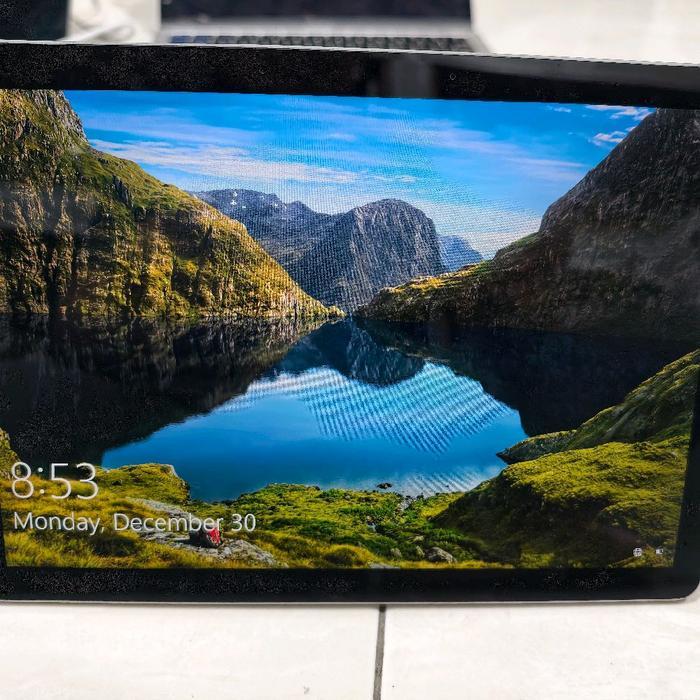 Microsoft surface GO 2 m3-8100Y 8 128GB