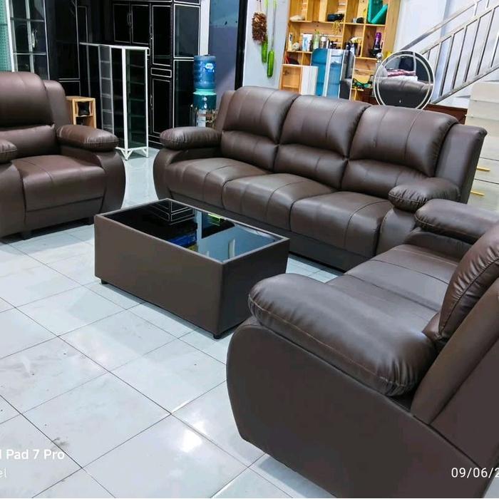 Sofa Magnum Type 321 Dakron Kulit Sintetis Oscar dengan Desain Elegan dan Nyaman untuk Ruang Tamu An