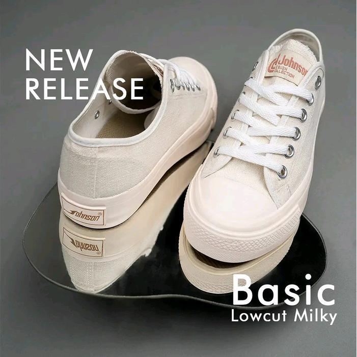 Sepatu Johnson Basic Low Milky Casual Shoes