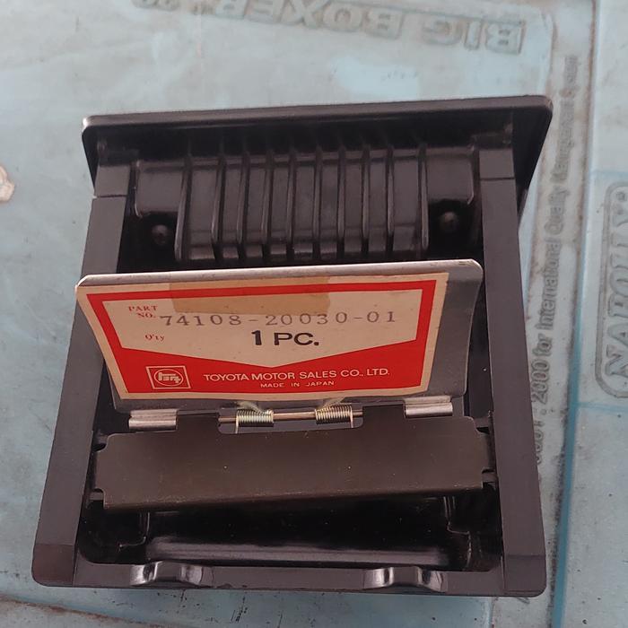 Asbak Toyota Corona Rt100 Original