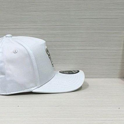 Topi Baseball Premium Kebo Banteng Putih Plat Besi Silver Chrome