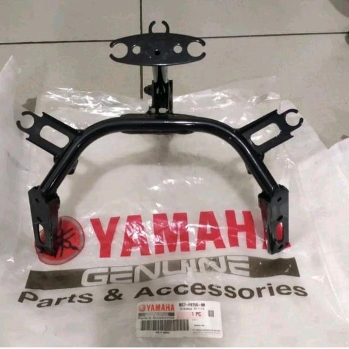 Stay 1 Bracket Tameng Panel Depan Yamaha R25 V2 BS7-F8356-00 original yamaha