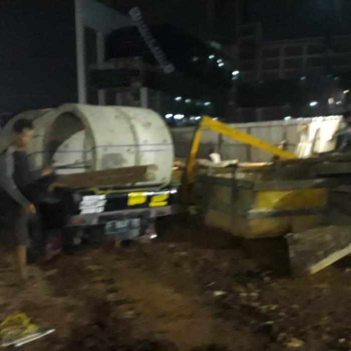 Buis Beton Sumur Resapan Berlubang