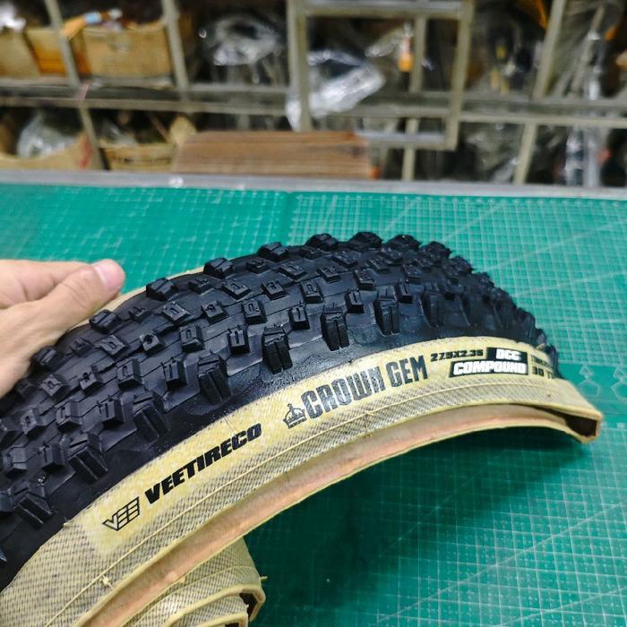 (1 Pcs) Ban Luar 650B 27.5 X 2.35 Vee Tire Co Crown Gem Ddc-Dual Control Compound Skinwall Synthesis