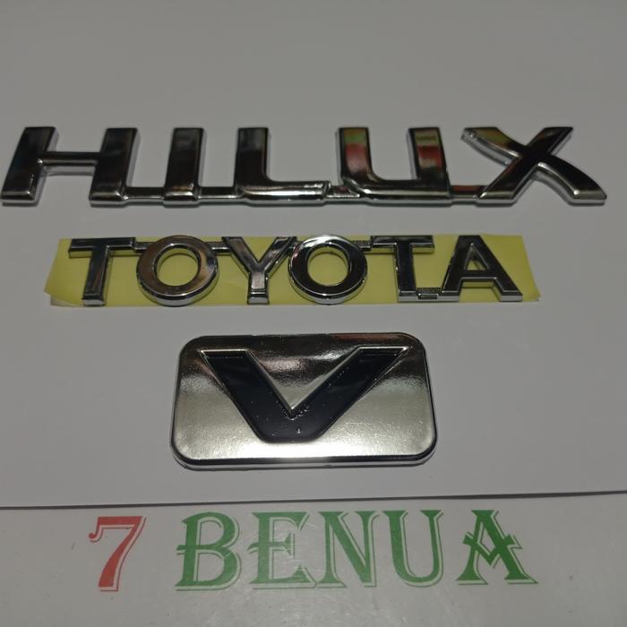 Emblem Bagasi Belakang Toyota Hilux Revo V Automatic 2.8 Tahun 2017 Up