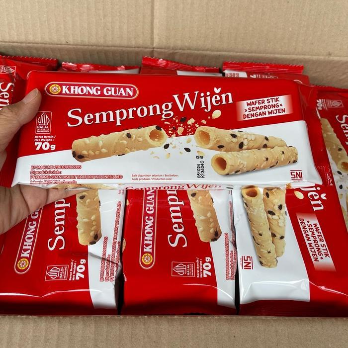 Agen distributor makanan ringan snack cemilan biskuit khong guan semprong wijen wafer stik 70g