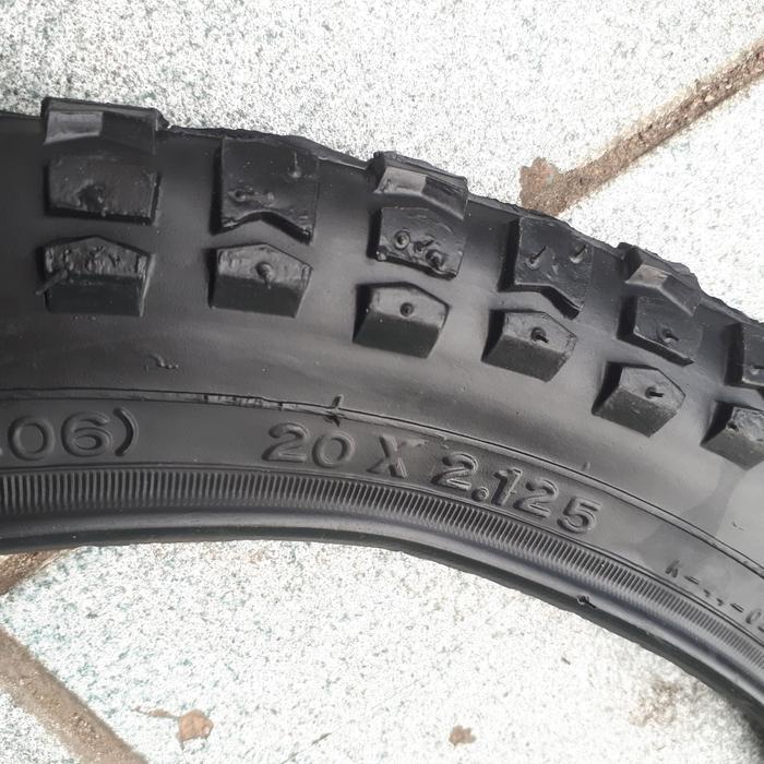 Ban Luar Sepeda Ukuran 20 Inch