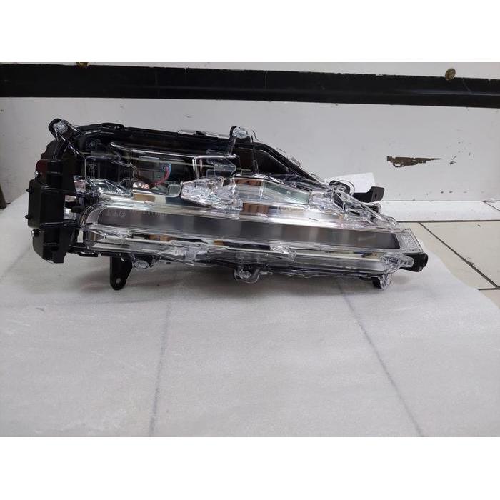 Lampu sein bumper LED fortuner vrz 2020-2021 81510-0K050 81520-0K050 - Kanan