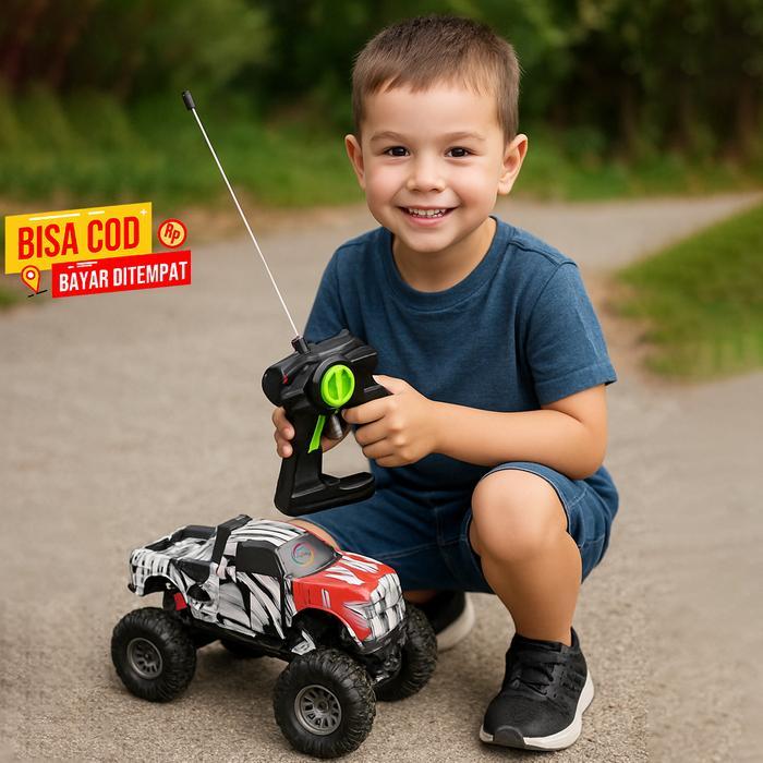 MAINAN MOBIL RC OFFROAD JEEP ROCK4 CRAWLER PR17400 MOBIL REMOTE 4X4 OFF ROAD TRACK