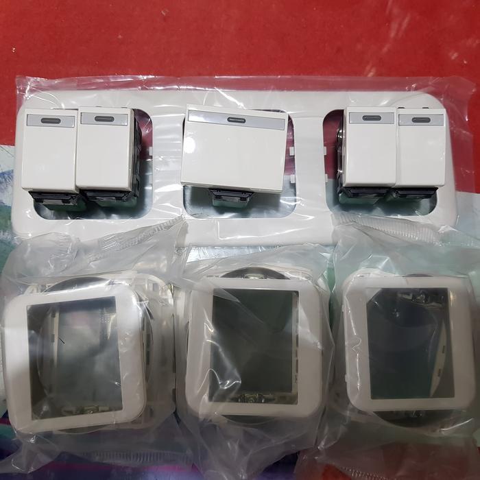 Saklar Indikator Lampu Panasonic 3Gang Isi 5Mata Saklar Wide Series