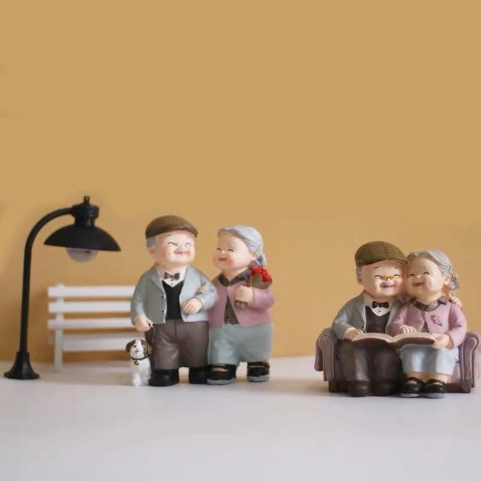 Miniatur Pajangan Boneka Resin Hiasan Pajangan Patung Sepasang Kakek Nenek Kakek Nenek Opa Oma Plus
