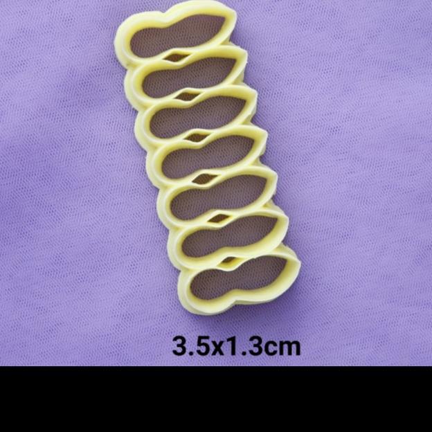 cetakan plastik kue kering bentuk kacang peanut cookies cutter