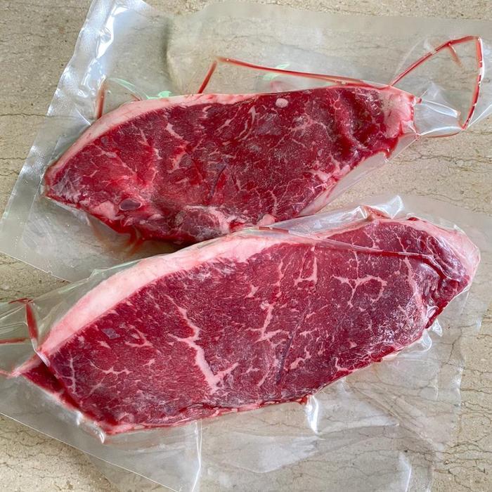 TERLARIS SIRLOIN WAGYU STEAK - TOKUSEN MB 6 SIRLOIN STEAK / RUMP