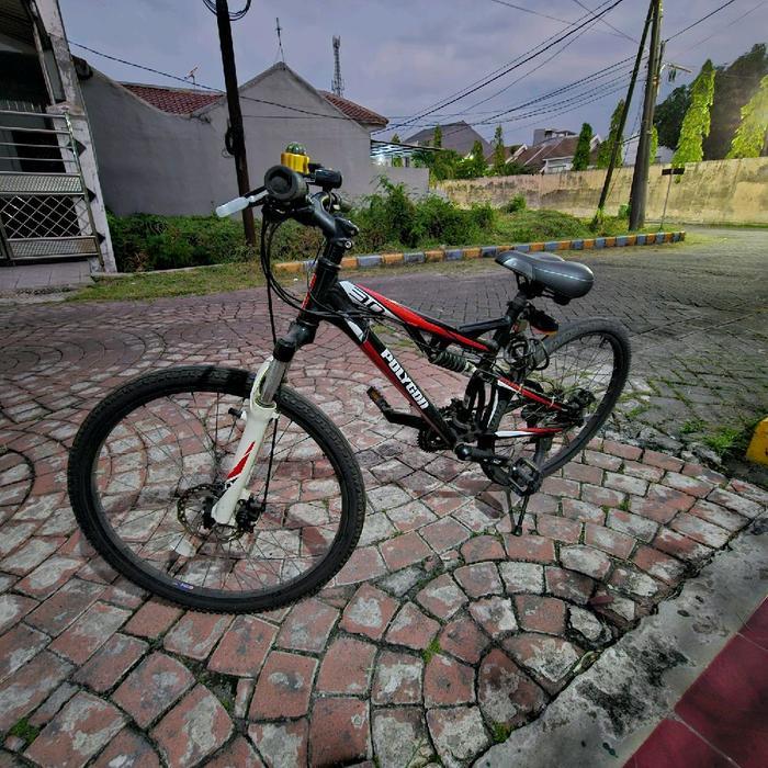 Sepeda Mountain Bike Second - Polygon Broadway 3.0