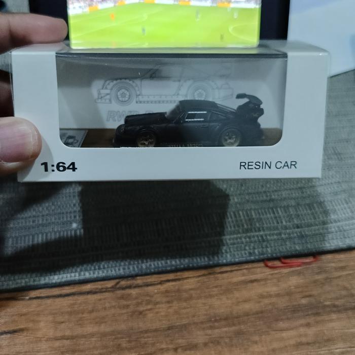 QIDIAN MODEL RWB PORSCHE 930 STELLA ARTOIS RESIN CAR LIMITED EDITION 069/299 BARANG BARU