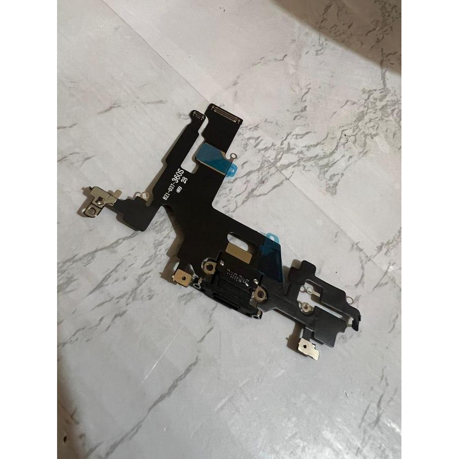 FLEKSIBEL CAS IPHONE 11 NEW