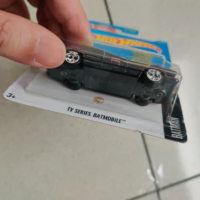 HOTWHEELS SUPER TREASURE HUNT TV SERIES BATMOBILE FS