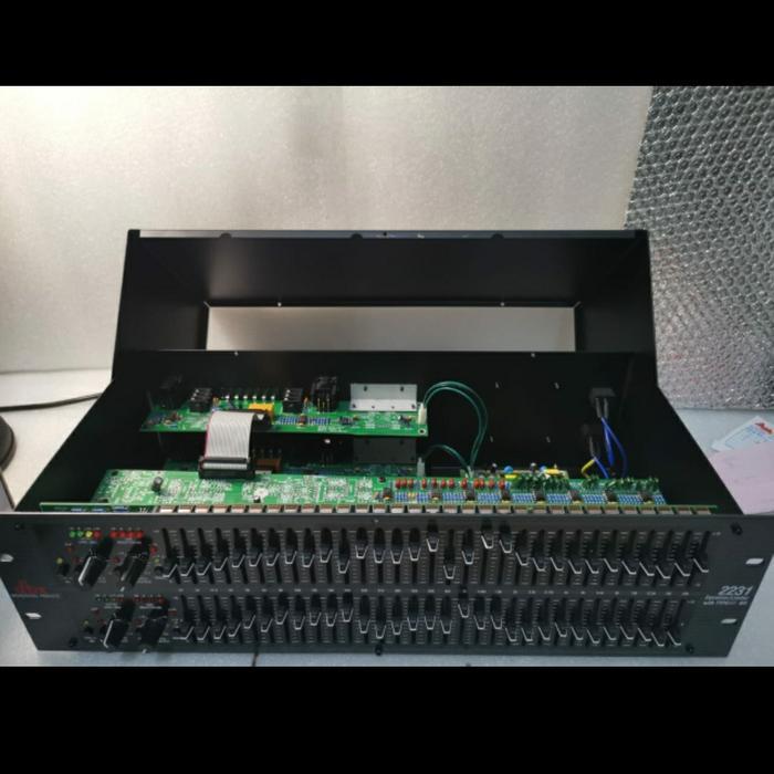 EQUALIZER 2231/EQUALISER DBX2231 2 x 31CH IC Macro