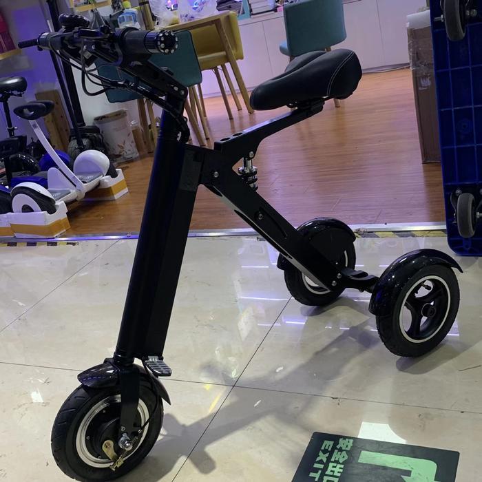 Sepeda Lipat Listrik Millennium Roda 3 versi Terbaru Millenium Scooter - Hitam