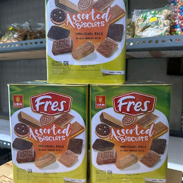 UBM fress asorted biskuit 1kaleng kemasan 700gr Cookies Biskuit