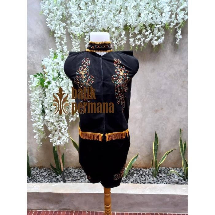 BAJU ADAT DAYAK KALIMANTAN BARAT UNTUK DEWASA