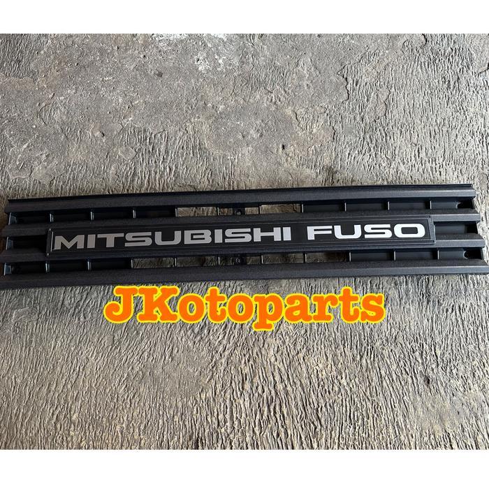 Grill Depan Fuso Fighter Ps220