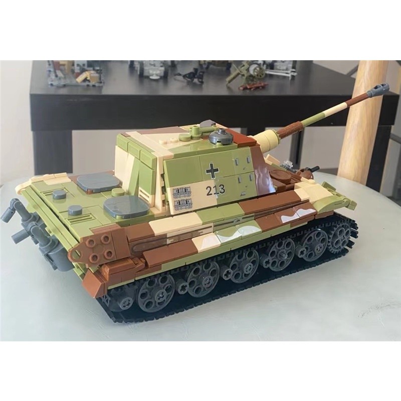 930pcs Sluban 0980 WW2 Military The King Tiger Heavey Tank Army Soldiers Building Blocks Kids Bricks