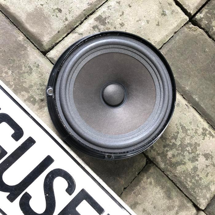 Original VW Tiguan Speaker Door Trim Belakang