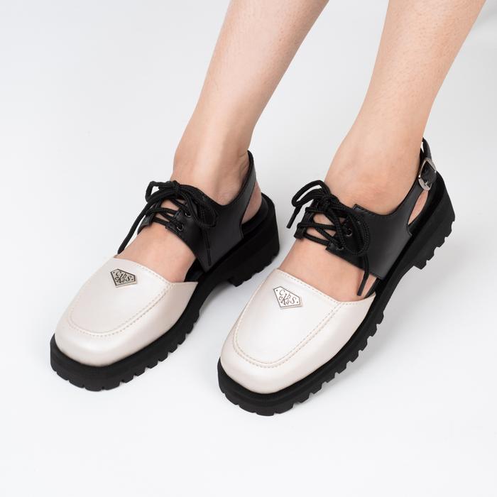 Cekhas - Nuca Silver Shoes Wanita