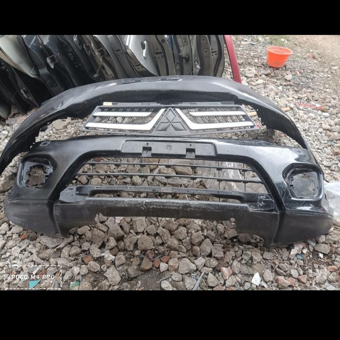 Bemper Pajero plus gril depan original copotan