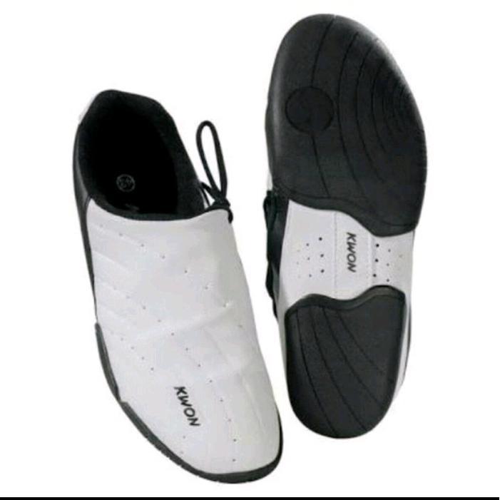 SEPATU TAEKWONDO KWON