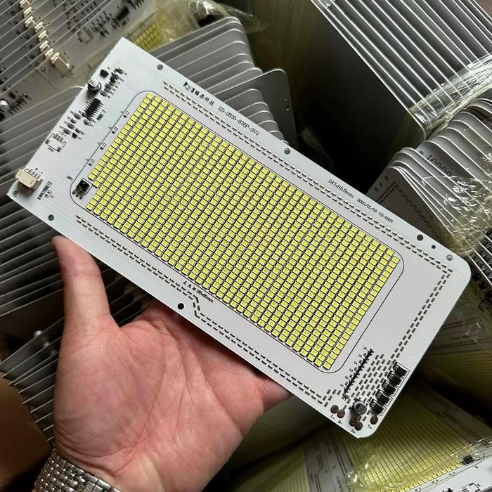 Led PCB papan smd 2835 input 3.7v - 4.2v 18650 DIY led solar panel
