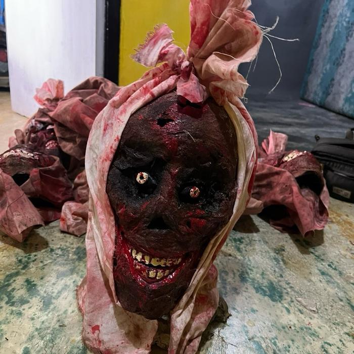 topeng hantu pocong seram